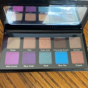 Violet Voss Essential’s 2